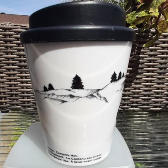 Tim Hortons 2018 Bears Cubs Mountains Plastic Travel Mug Cup White Black Lid - Picture 4 of 7